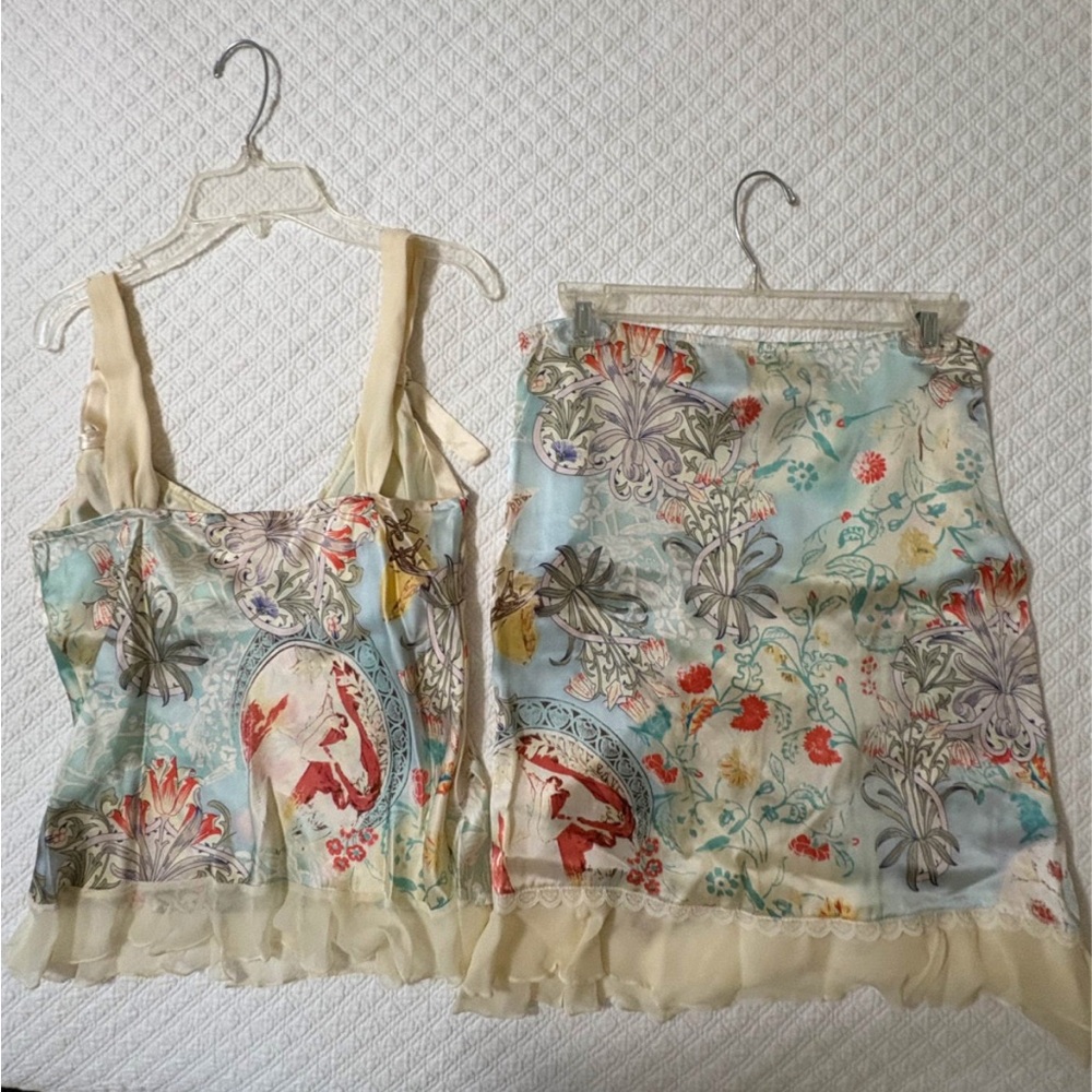 ⚡️FLASH SALE⚡️Y2K RARE Silk Floral Cami and Lacy Skirt Silk Set - Picture 2 of 6